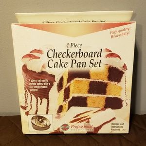 Checkerboard pan set